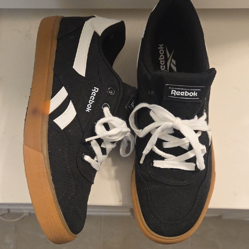 Reebok Men's Black and White Sneakers with Gum Sole